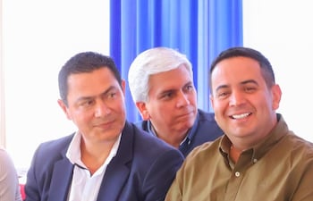 El intendente Carlos Echeverría (ANR-HC) y el gobernador Ricardo Estigarribia (PLRA).