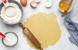 Hacer masa para tartas.