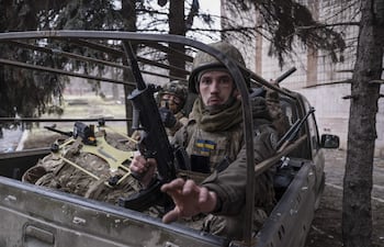 Un soldado ucraniano durante una evacuación de combatientes heridos en la región de Donetsk, el pasado viernes..