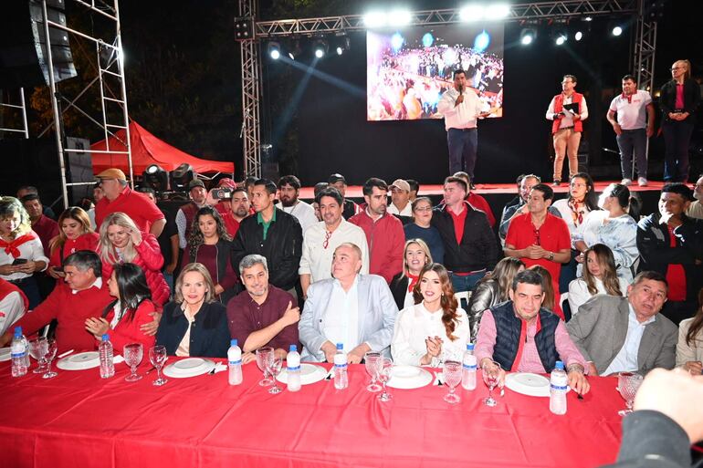 Con la peculiar unidad buscan recuperar la administración municipal de Ciudad del Este. 