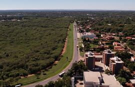 La duplicación de Tape Tuja de Luque fue adjudicado a la empresa Benito Roggio e Hijos SA. Aún no se tiene fecha de inicio de las obras propiamente.