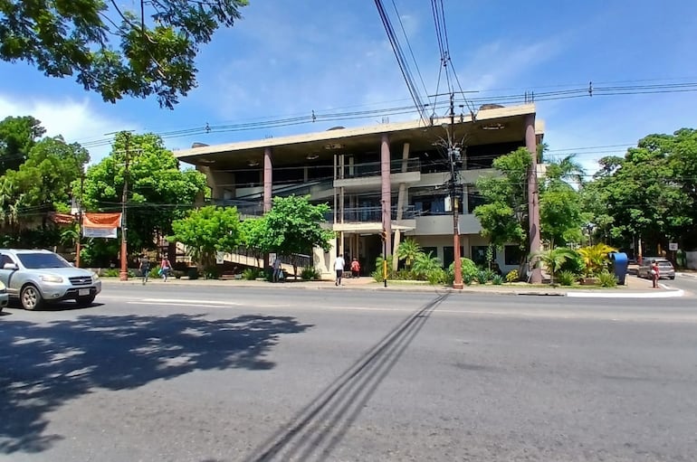 La sede con peculiar característica de la Municipalidad de Fernando de la Mora.