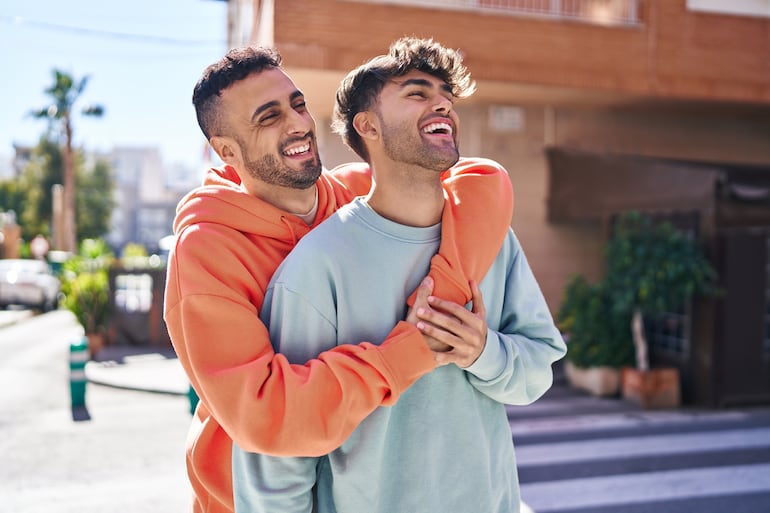 Pareja de hombres gay.