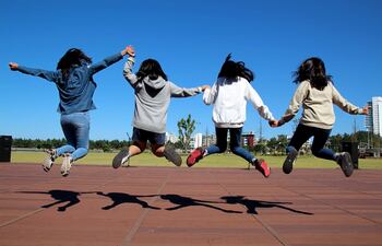 Durante las vacaciones de invierno, se pide extremar los cuidados sanitarios para los niños y jóvenes.