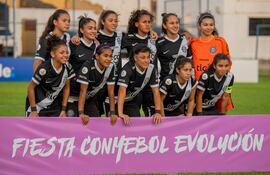 Plantel de Olimpia Sub 16, dirigidas técnicamente por Nelson Romero.