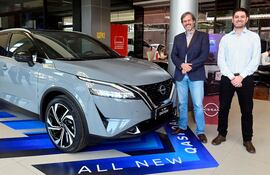 José Carlos Facetti, gerente comercial Nissan; y Álvaro Achar, brand manager Nissan, dieron a conocer las bondades del All New Nissan Qashqai.