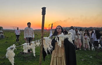 El campo de Acosta Ñu volverá a convertirse en escenario de la historia con Mitã Rape, una puesta en escena que honra la memoria de los niños héroes de la batalla librada hace 157 años.