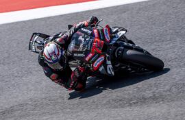 El italiano Marco Bezzecchi (Aprilia Racing) en acción durante el GP de Italia de MotoGP.