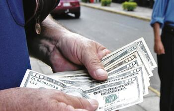 Los organismos internacionales proponen infracción y sanción que se concatenan con las operaciones cambiarias no autorizadas.