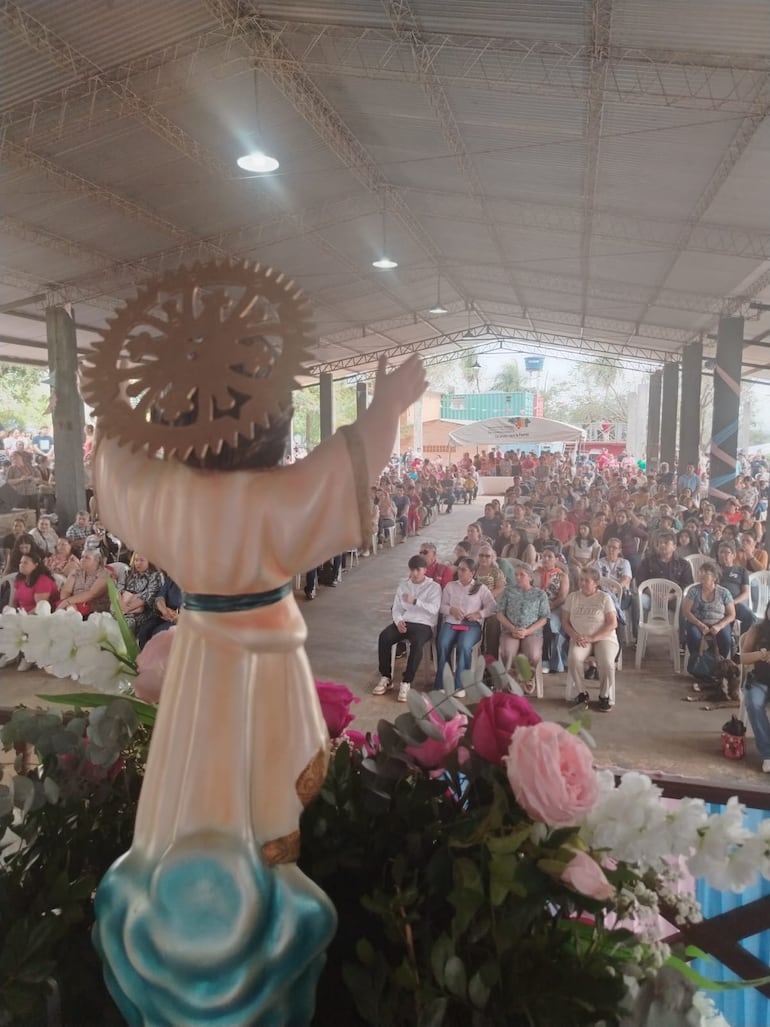 Peregrinos de distintos puntos llegaron hasta Monte Alto para honrar al Divino Niño Jesús con fe y devoción.