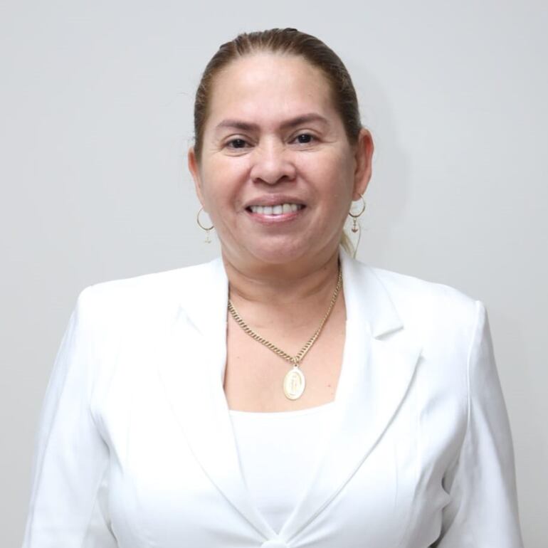 Abg. Basilisa Vázquez Román. 