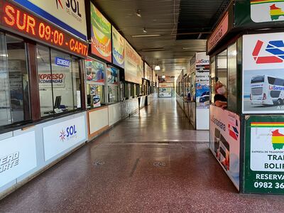 Muchos usuarios se acercaron a la Terminal de Asunción para conocer cuál será la disposición de las empresas con respecto a la suspensión de viajes a Argentina.