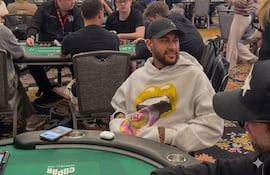 El astro brasileño Neymar también se retiró del Mundial de Póker.