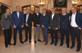 Gerhard Klassen, Dimas Ayala, Michael Harder, Jorge Solís, Alvaro Brasa, Ricardo Wollmeister, Gustav Sawatzky y Andreas Unger.