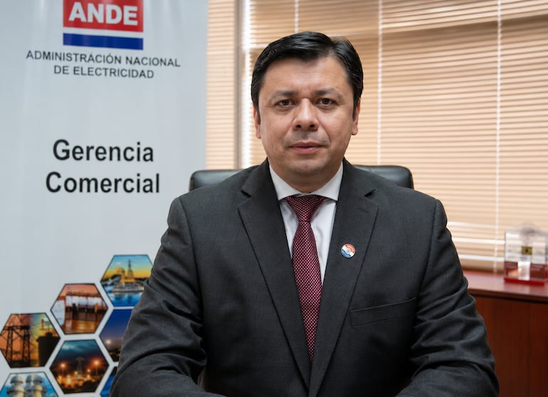 Hugo Rolón, gerente comercial de la ANDE.