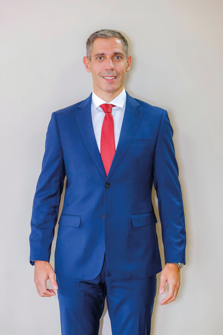 Marco Riquelme, ministro de Industria y Comercio.