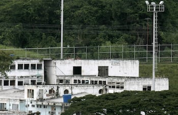 Fotografía de archivo fechada el 22 de junio de 2011 que muestra la prisión El Rodeo I, cerca a Caracas (Venezuela). La líder opositora venezolana y nobel de la Paz 2025, María Corina Machado, alertó este miércoles que en las últimas horas ha recibido información sobre "amenazas directas" y "sistemáticas" de "ejecución extrajudicial" contra presos políticos recluidos en la cárcel de El Rodeo.