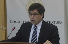 Carlos Vera Ruiz, juez penal de Garantías de Lambaré, quien envió a dos policías a juicio por supuesta extorsión, privación de libertad y coima en Lambaré.