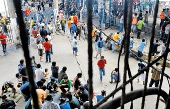 El hacinamiento es una de las consecuencias del abuso de la prisión preventiva y de la mora judicial.