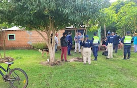 Fachada de la vivienda en donde ocurrió el crimen en Coronel Martínez.