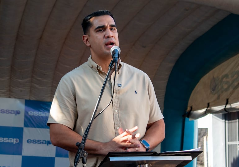 Luis Fernando "Luifer" Bernal, titular de la Essap.