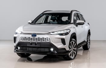 La tecnología híbrida auto-recargable de Toyota permite ahorrar hasta 40% en combustible, sin depender de enchufes ni modificar los hábitos de conducción tradicionales.