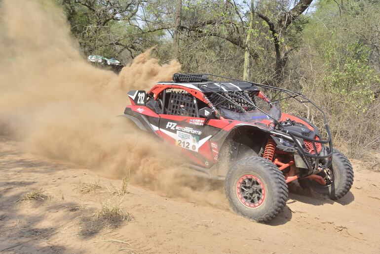 Entre los UTV, Juan y Augusto Plate, a bordo del Can Am Maverick X3 XRS, son los líderes provisorios de la T3.1 Turbo, a la espera de la Etapa 1 de hoy.