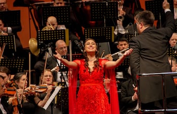 La soprano Alejandra Meza se presentará este miércoles con la OCMA.