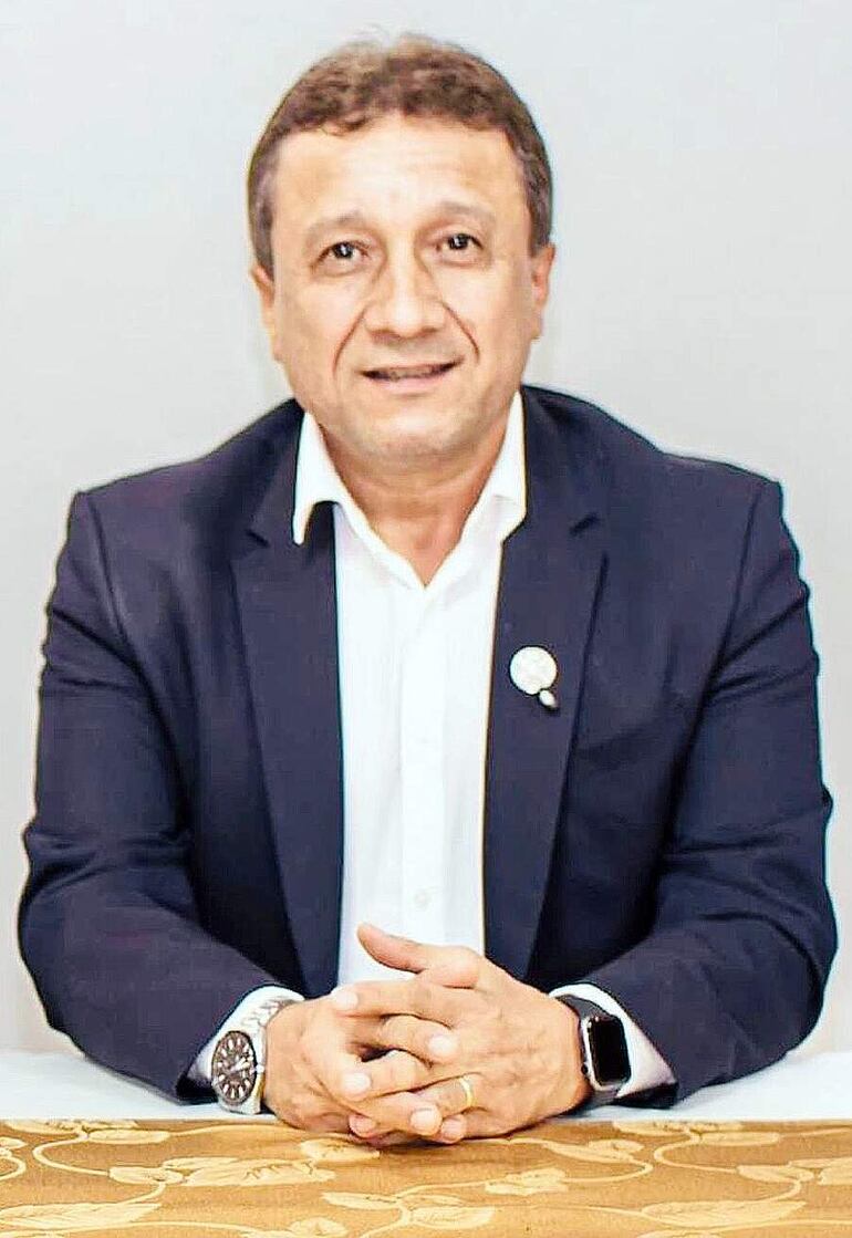 Dr. Julio César Aldama Ortiz (58), presidente de General Caballero de Juan León Mallorquín.