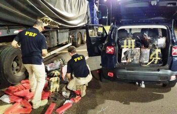 Los paquetes de drogas que fueron hallados en medio de la carga de arroz.