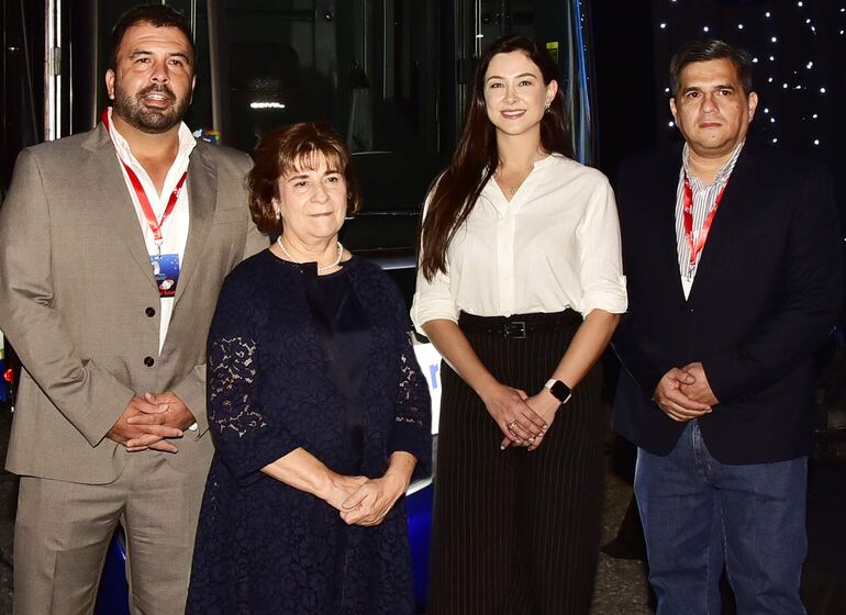 Dieter Rieder, Hilda Rieder, Bruna Madalosso y Osvaldo Ferreira.