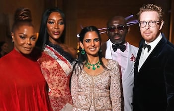 Janet Jackson, Naomi Campbell, Isha Ambani, Edward Enninful y Nicholas Cullinan. Pink Ball, Museo Británico