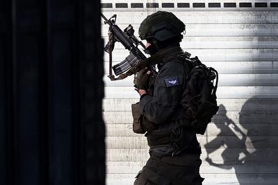 Un soldado israelí durante una operación ayer jueves en Nablus, Cisjordania.