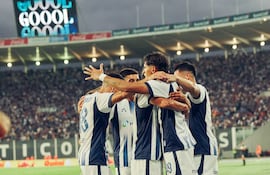 Los jugadores de Talleres festejan un gol en el partido frente a Instituto por la fecha 9 del torneo Apertura 2026 de la Liga Profesional de Argentina, en Córdoba, Argentina.