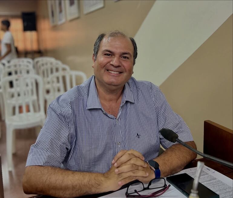 Encarnación: intendente insiste en concesión de terrenos y genera críticas en la Junta Municipal