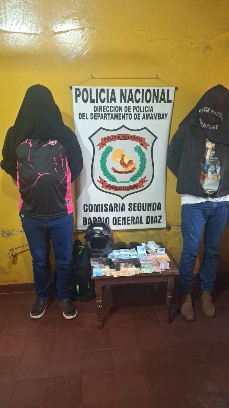 Edison Ramón Benítez y Oscar César García Benítez, detenidos tras cometer un asalto en Pedro Juan Caballero.