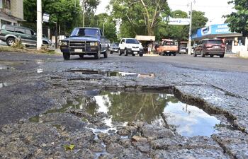 La mayoría de las calles de las ciudades de Central están en pésimo estado.