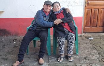 Don Pedro Verón y doña Ursulina Otazu de Verón, celebran sus bodas de oro en San Juan Bautista, Misiones.
