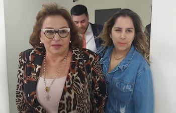 Delcia Karjallo y Carolina González, esposa y nuera de Ramón González Daher, acusados de presunto lavado de dinero fruto de la usura.