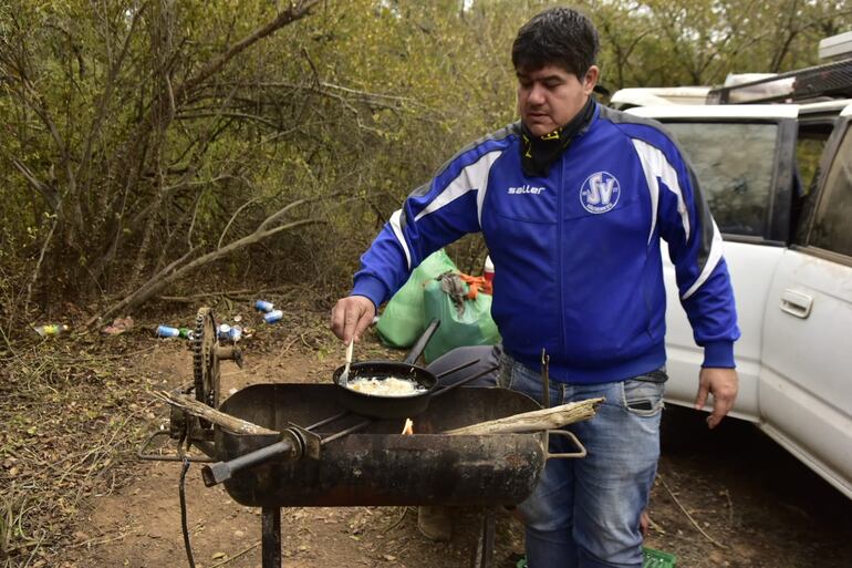 Los aficionados en las picadas de la Etapa 1 del Rally del Chaco 2023.