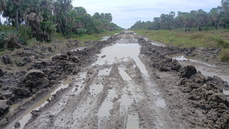 Camino inundado zona de Fuerte Olimpo