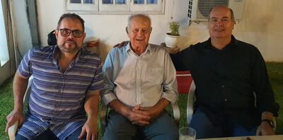 Édgar "Polo" Cordero (centro), nos dejó una gloria del baloncesto de la época de oro.