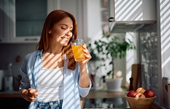 Tomar vitaminas, imagen ilustrativa.