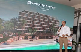 David Rodríguez, gerente general de Raíces Real Estate, se encargó de la presentación del nuevo emprendimiento que se desarrollará dentro del barrio cerrado Costa del Lago, en Hernandarias.