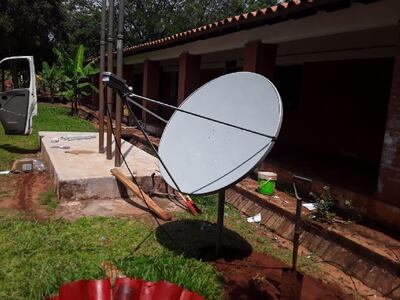 199 escuelas rurales con internet satelital.