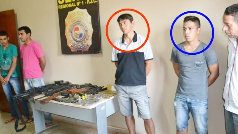 El ahora prófugo Felipe Escurra Rodríguez, alias Barón Escurra (círculo rojo), y su sobrino ahora capturado Eder Rafael Escurra Espínola, alias Ranfi (círculo azul), cuando fueron capturados por la Senad en 2016 en Capitán Bado.