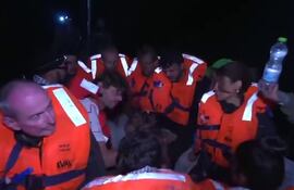 Miembros de la Flotilla de la Libertad tras ser detenidos por la Armada israelí.