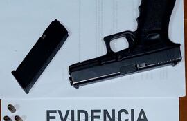 La pistola Glock 9 milímetros fue localizada en la ciudad de Luque, días después de la detención del considerado "nuevo rey de los tortoleros".