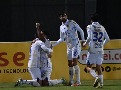 Festejo de los luqueños tras el gol de Ferreira