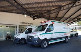 Ambulancias frente a Emergencias del Hospital Central del IPS.
